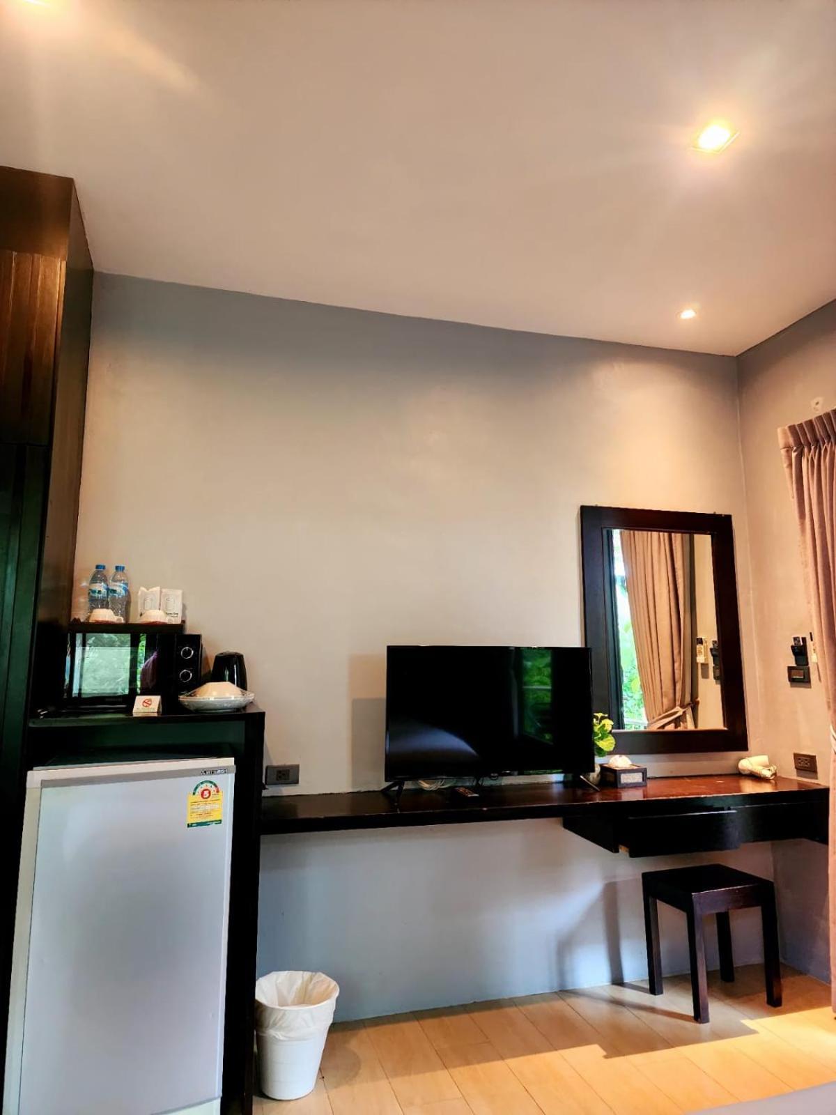 Cocoville Phuket - Sha 3*